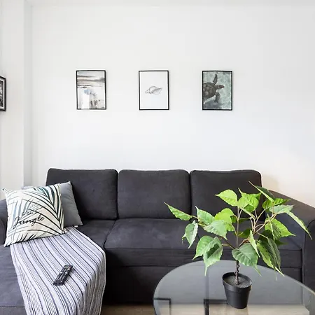 By Sunkeyrents Apartment *